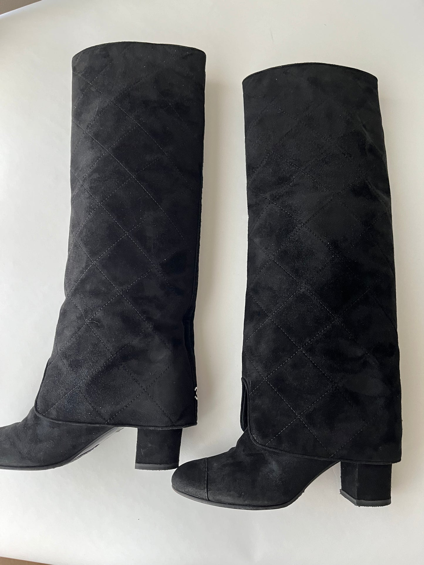 CHANEL Fold Over Boots, IT 38.5