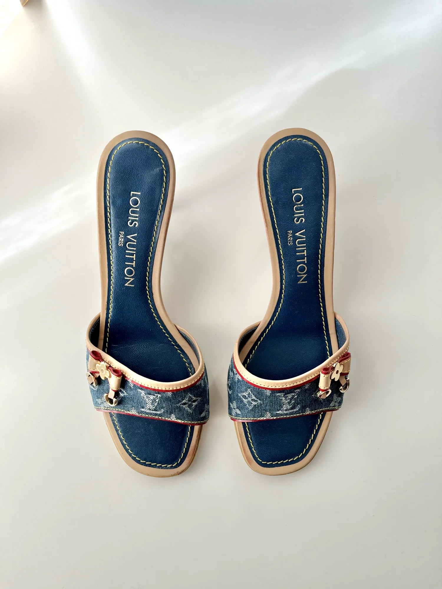LOUIS VUITTON Blue Denim Monogram Leather Bow Kitten Heels, 37