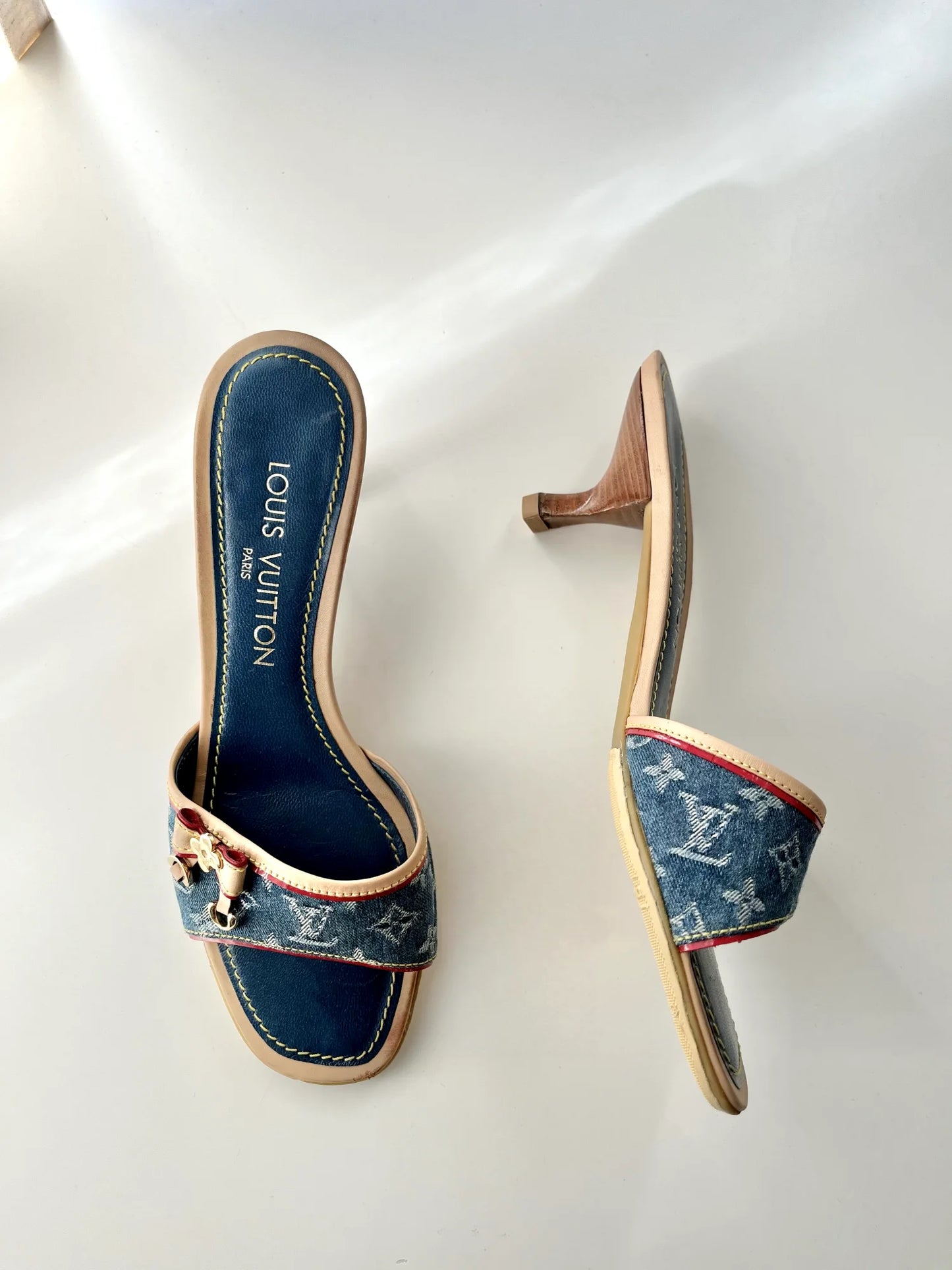 LOUIS VUITTON Blue Denim Monogram Leather Bow Kitten Heels, 37