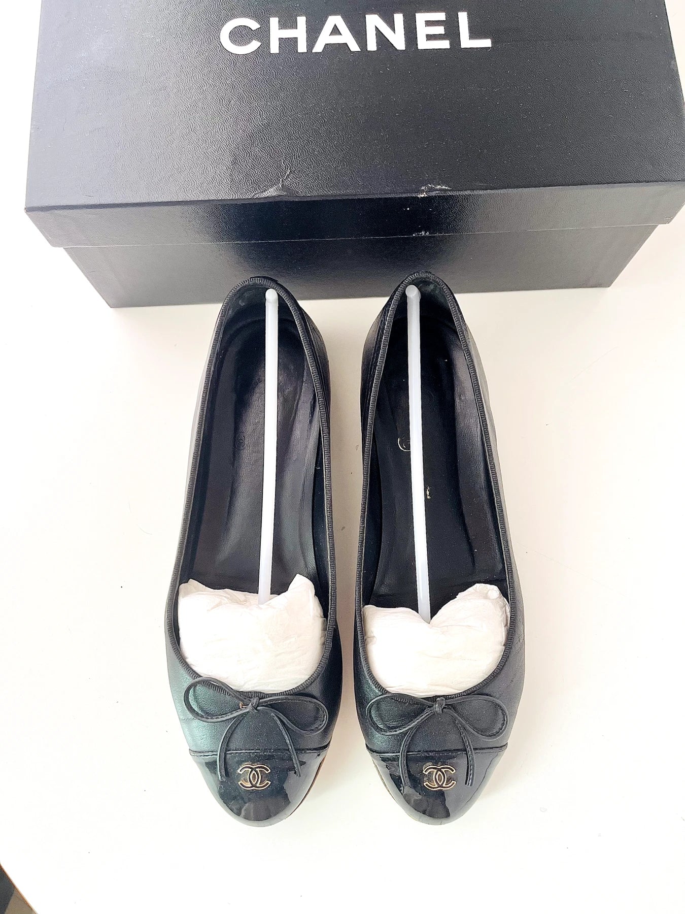 CHANEL Interlocking CC Logo Ballet Flats, 37.5