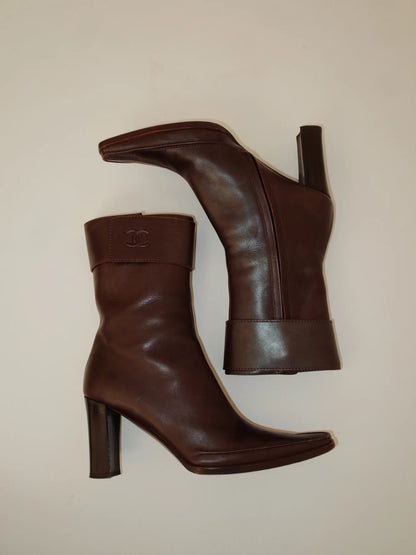 Chanel leather chocolate brown booties, 38