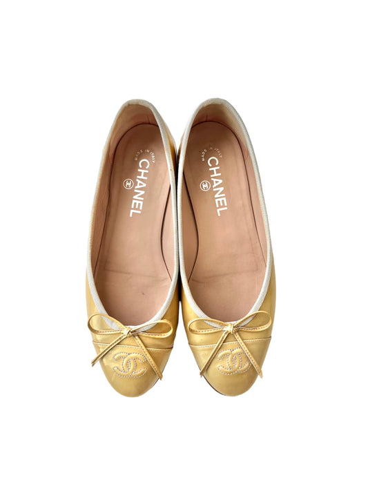 CHANEL CC Ballets Flats Yellow Patent Leather, 37